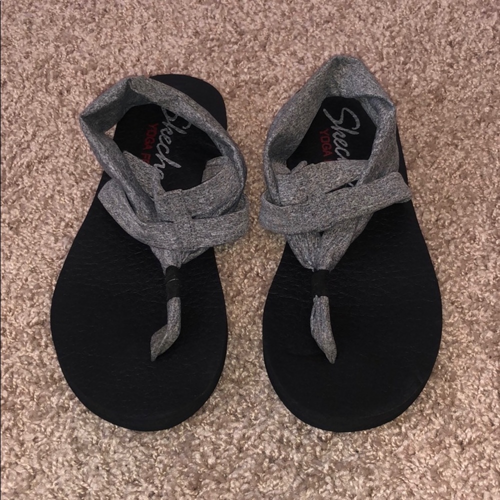 Skechers yoga foam sandals